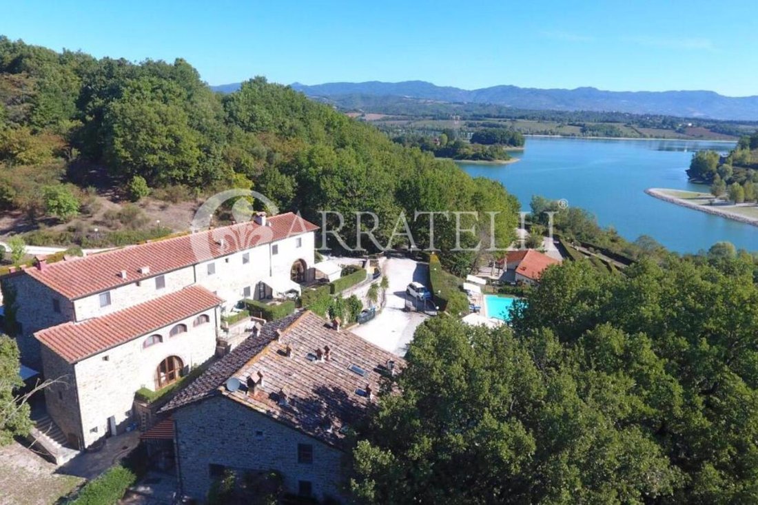 Villa in Barberino di Mugello, Tuscany, Italy 1 - 13679209