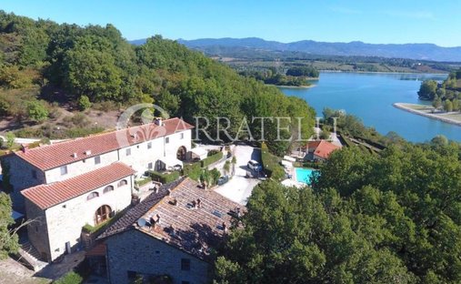 Villa in Barberino di Mugello, Tuscany, Italy 1