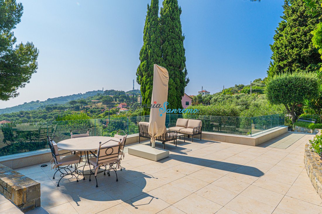 Villa in Diano Marina, Liguria, Italy 3 - 15819249