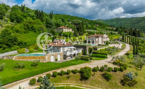 Villa in Ponte di Mezzo, Florence, Italy 1
