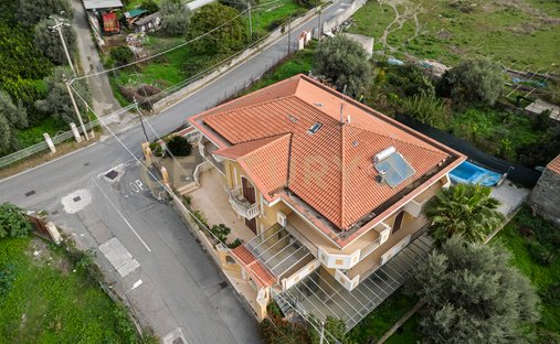 Villa in Santa Teresa di Riva, Sicily, Italy 1