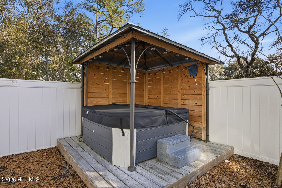 House in Oak Island, North Carolina, United States 5 - 17099041