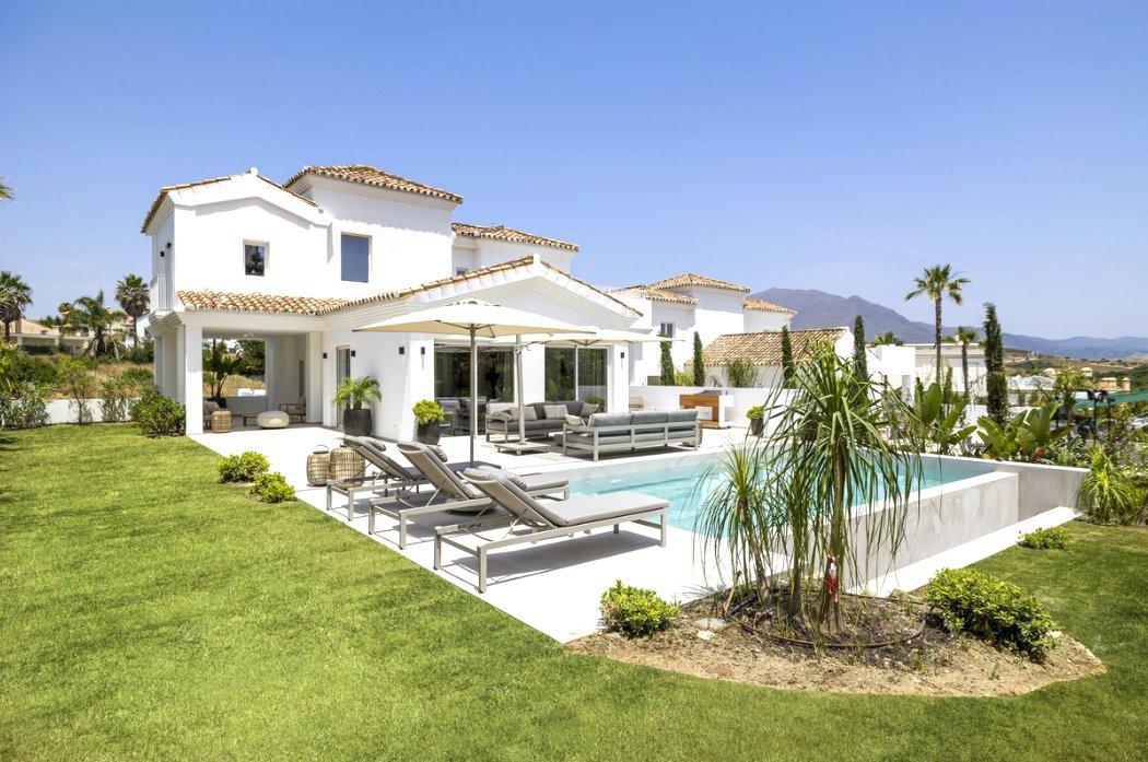 Villa in Estepona, Andalusia, Spain 1 - 17129084