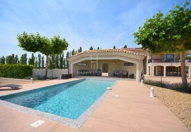 Estate in Arles, Provence-Alpes-Côte d'Azur, France 3 - 17099955