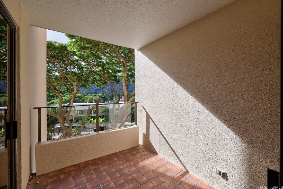Condo in Honolulu, Hawaii, United States 5 - 17128357