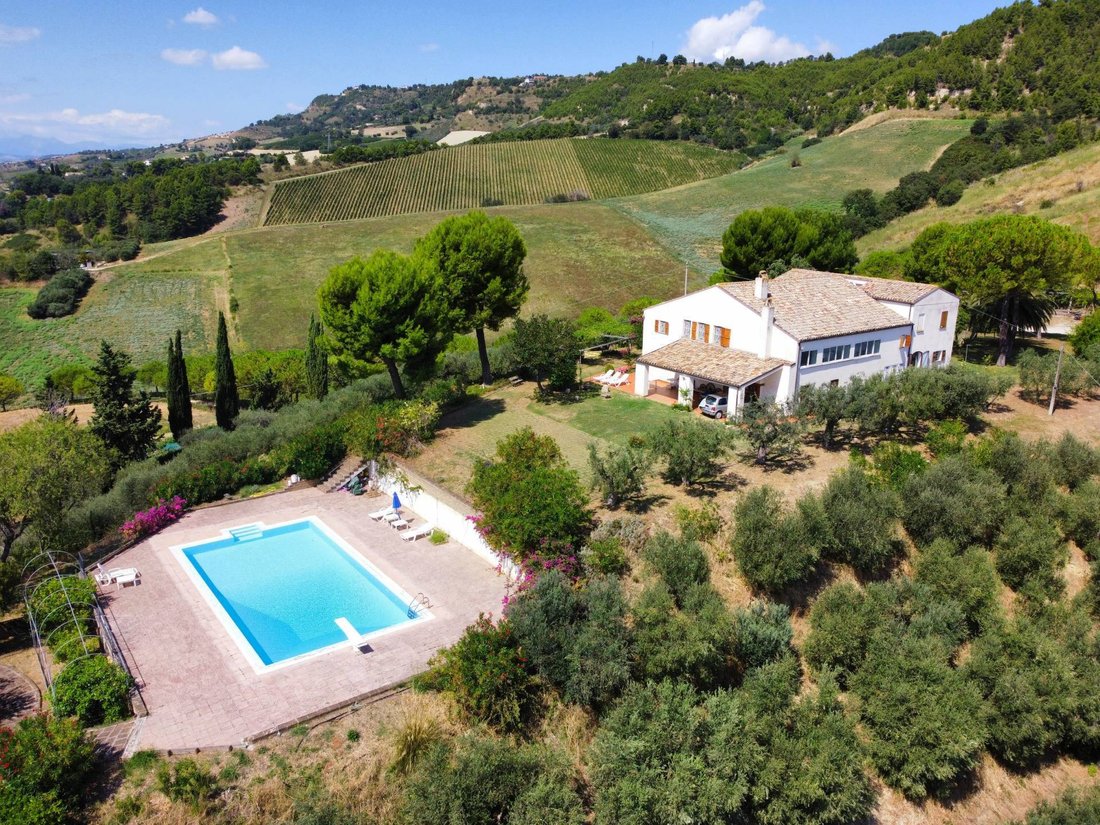 Country House in Ripatransone, Marche, Italy 1 - 17111025