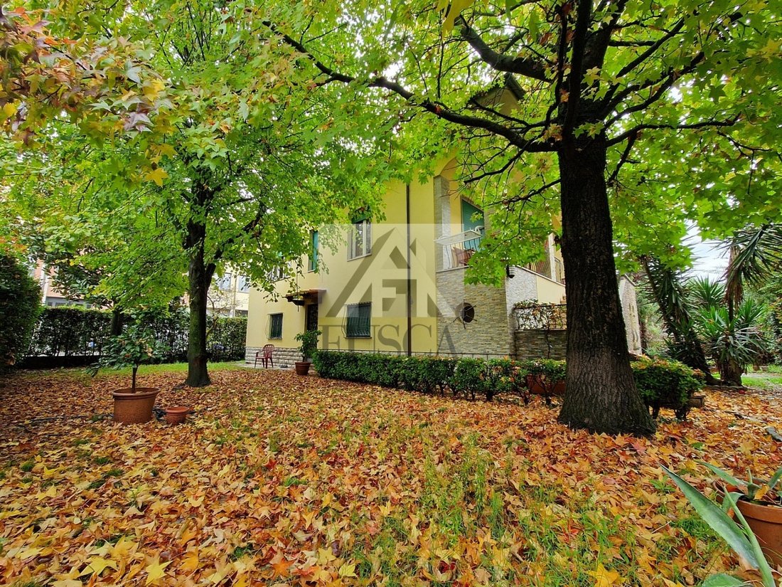 Villa in Sant'Anna, Lucca, Italy 3 - 16659530