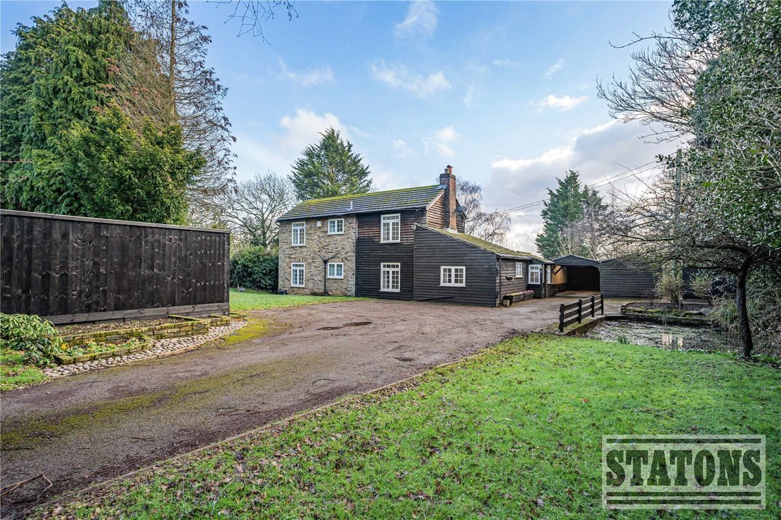 House in Well End, Shenley, England 1 - 17131275