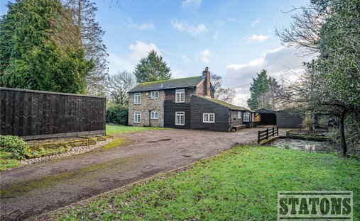 House in Well End, Shenley, England 1