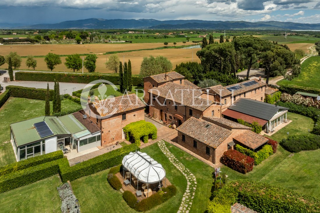 Country House in Castiglione del Lago, Umbria, Italy 2 - 14234495