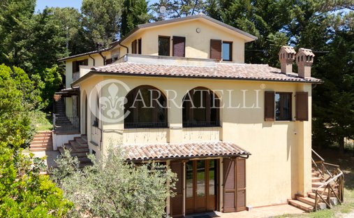 Villa in Passignano sul Trasimeno, Umbrien, Italien 1