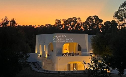 Villa a Centro, Carovigno, Puglia 1