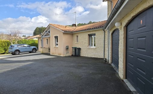 House in Le Bourg, Coulounieix-Chamiers, France 1