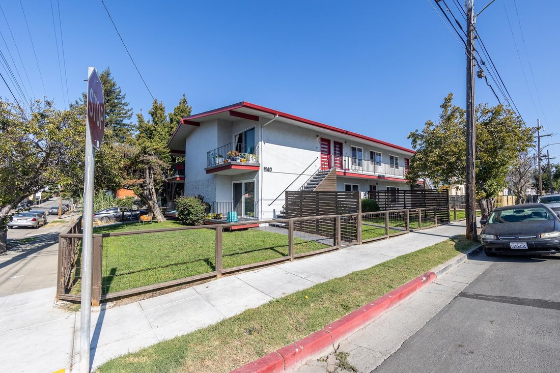 Oakland, California, United States 2 - 17102066