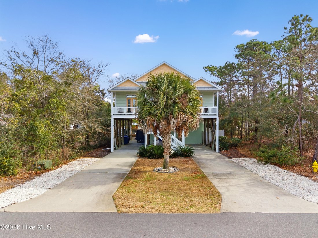House in Oak Island, North Carolina, United States 3 - 17099041