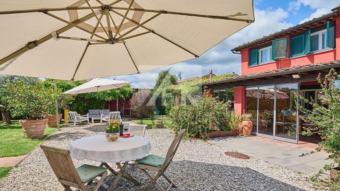 Villa in Porcari, Tuscany, Italy 3 - 12124756