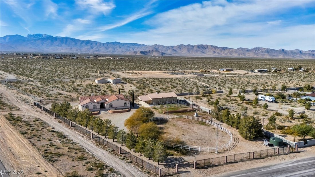 House in Las Vegas, Nevada, United States 1 - 17099173