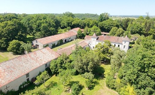 Castello a San Hilaire, Barbezieux-Saint-Hilaire, Francia 1