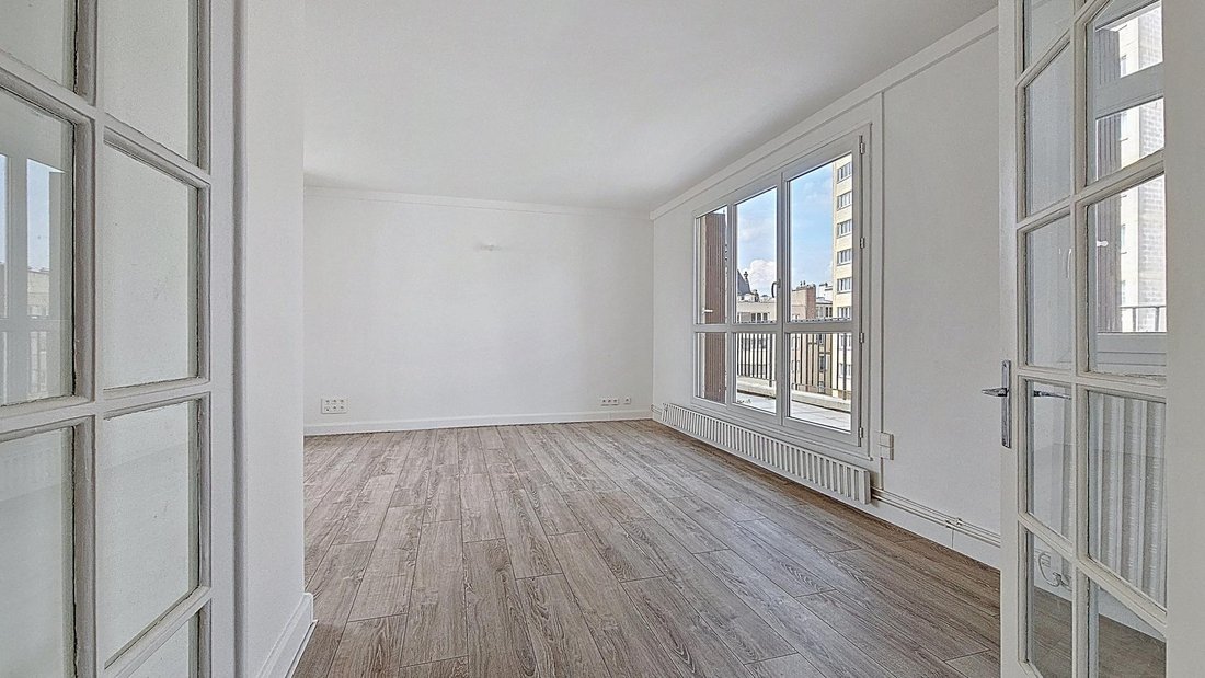 Apartment in Les Lilas, Ile-de-France, France 4 - 17127670