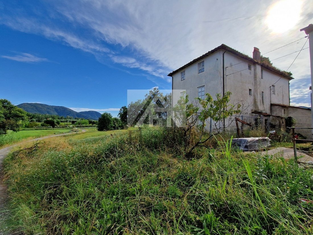 Country House in Area Monte San Quirico - Sant'Alessio, Lucca, Tuscany 3 - 14459271