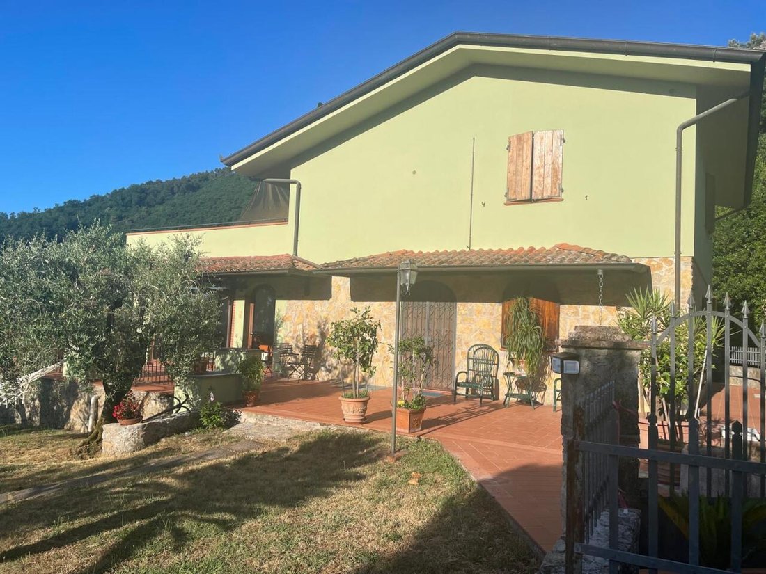 Villa in San Macario In Piano, Lucca, Tuscany 2 - 15640697