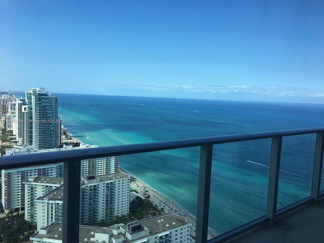 Co Op in Hallandale Beach, Florida, United States 1 - 14870460