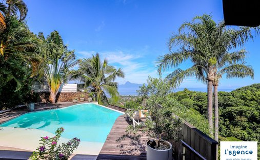House in Puna'auia, Windward Islands, French Polynesia 1