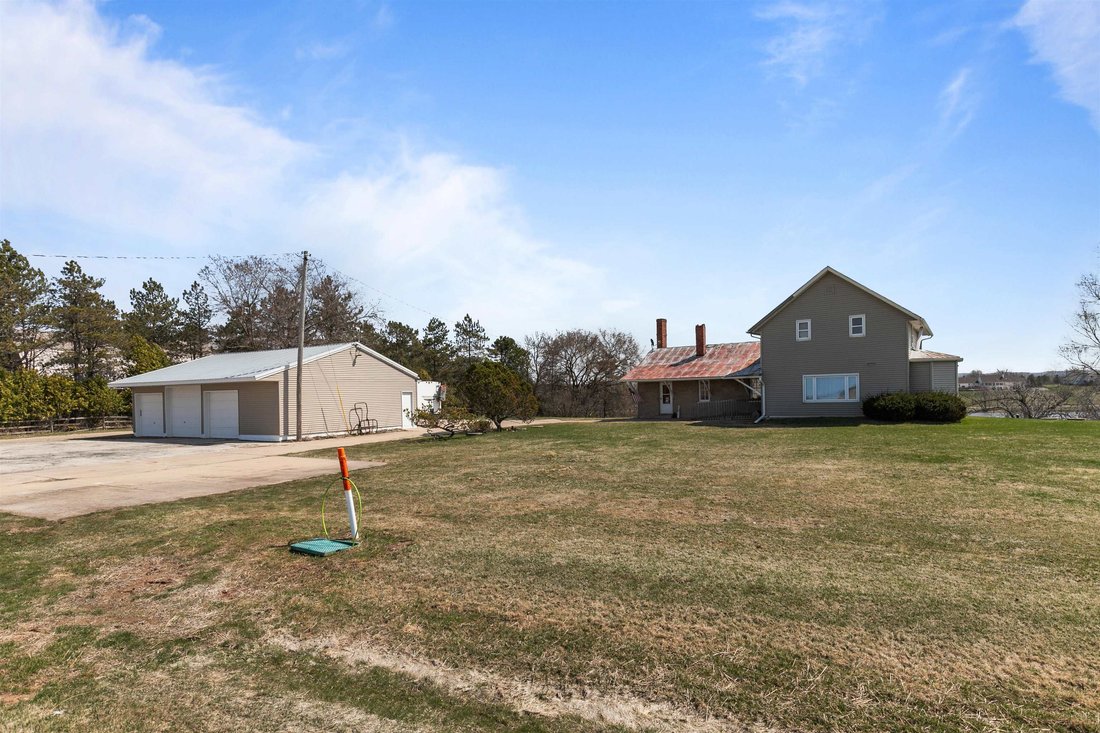 De Pere, Wisconsin, United States 3 - 17100471