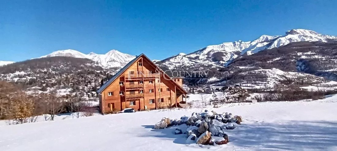 Chalet in Allos, Provence-Alpes-Côte d'Azur, France 1 - 15116892