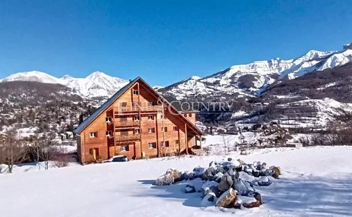 Chalet in Allos, Provence-Alpes-Côte d'Azur, France 1