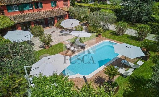 Villa in Porcari, Tuscany, Italy 1