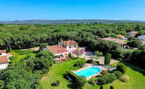 House in Serignan-du-Comtat, Provence-Alpes-Côte d'Azur, France 1