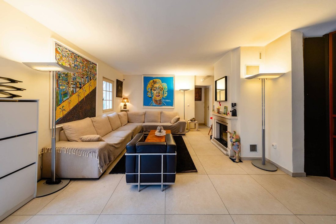 Villa in Nevons-route d'Apt, L'Isle-sur-la-Sorgue, France 3 - 17099686