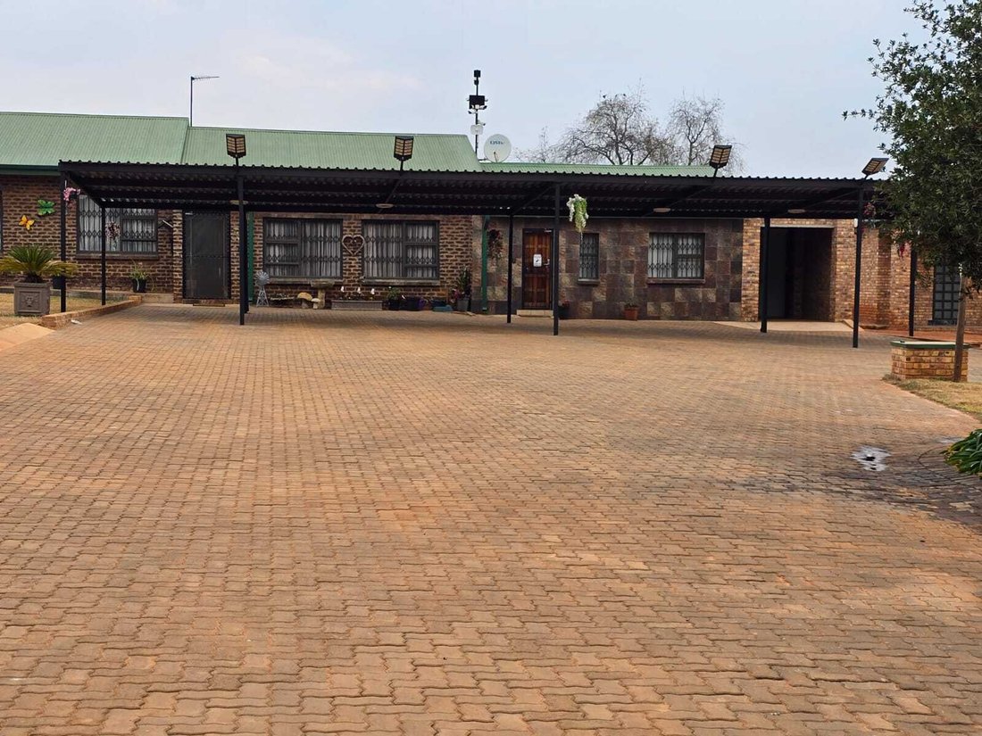 House in Shalimar Ridge, Gauteng, South Africa 1 - 17100287