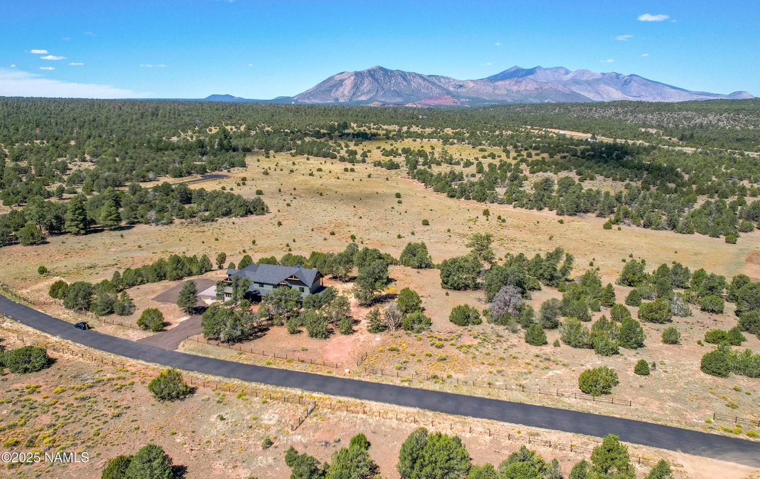 House in Flagstaff, Arizona, United States 2 - 17102472