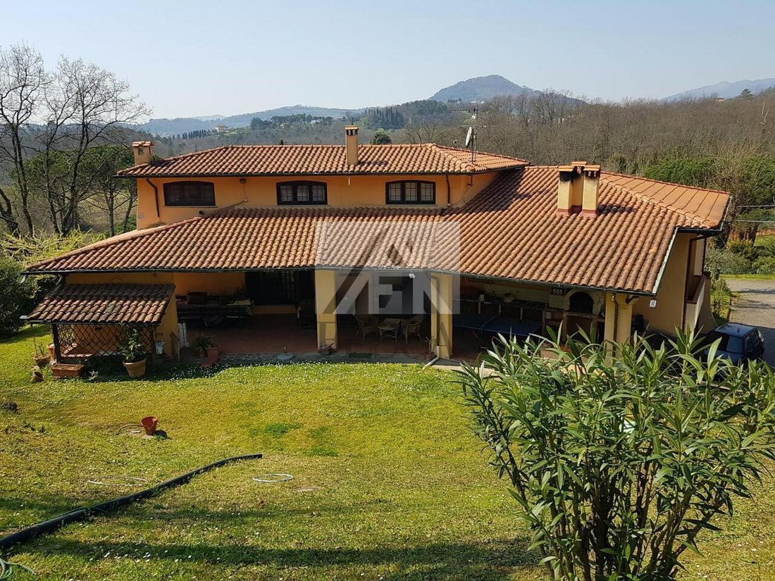 Villa in Pieve di Brancoli, Lucca, Tuscany 1 - 11988393