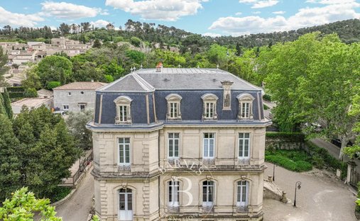 Estate in Capouchiné, Nimes, France 1