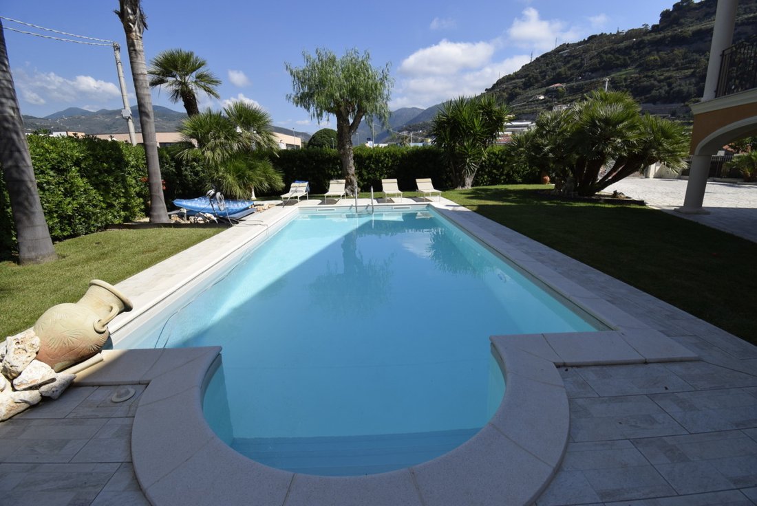 Villa in Taggia, Liguria, Italy 2 - 14967186