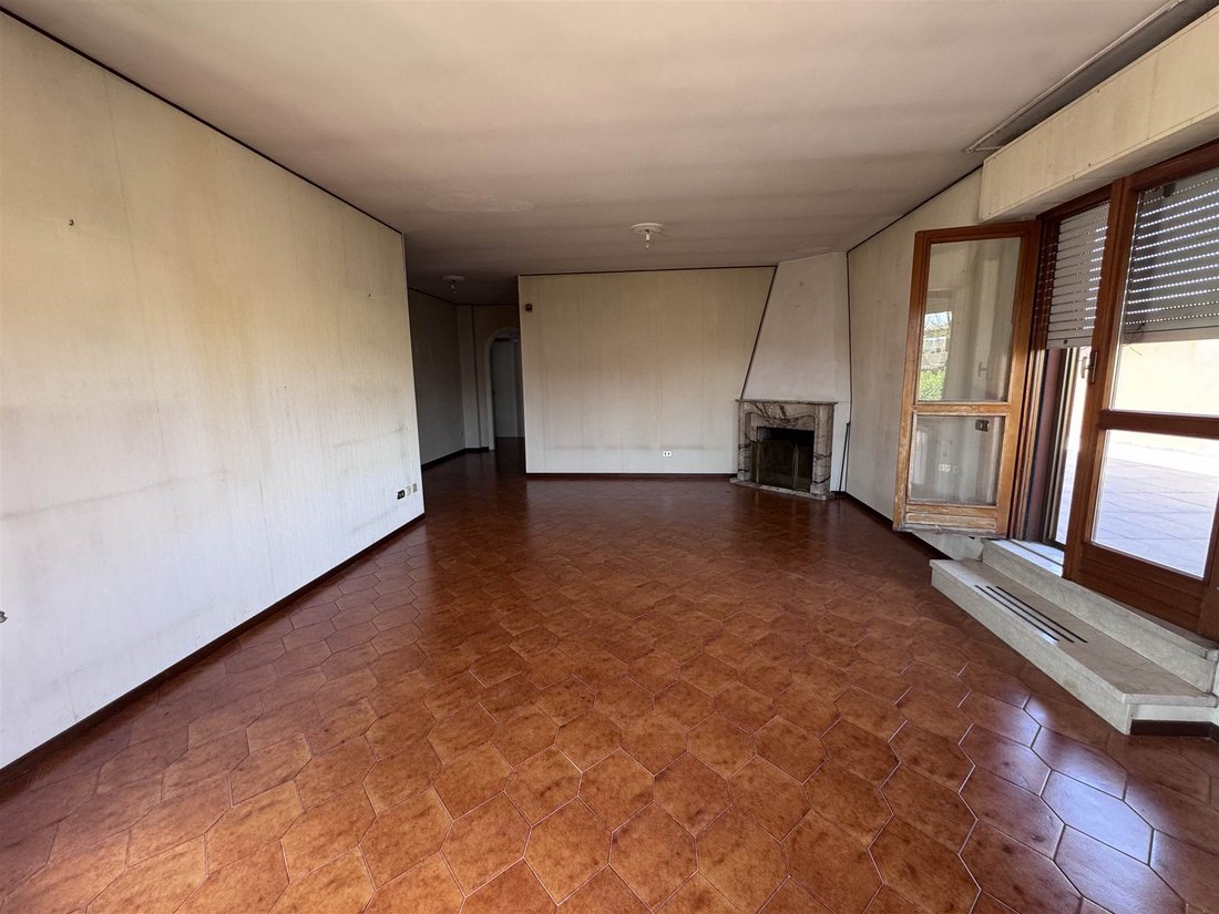 Apartment in Desenzano Centro, Desenzano del Garda, Lombardy 4 - 17104357