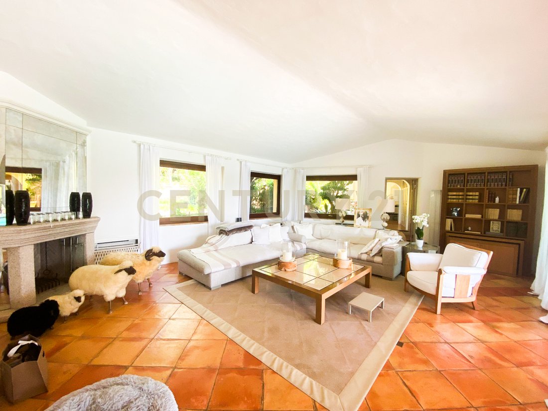 Villa in Aldo Moro Avenue, Olbia, Italy 5 - 16915092
