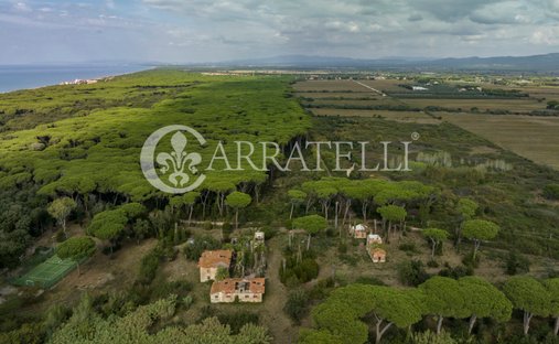 Country House in Marina di Castagneto Carducci, Tuscany, Italy 1
