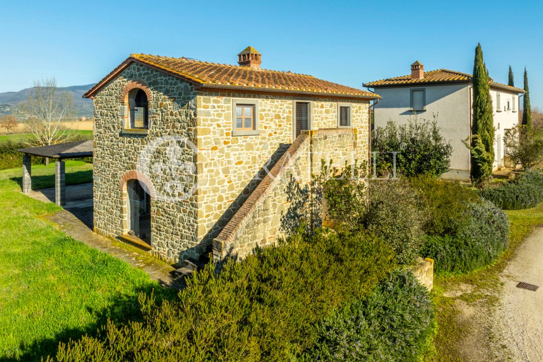 Country House in Fratta-Santa Caterina, Cortona, Tuscany 4 - 15258679