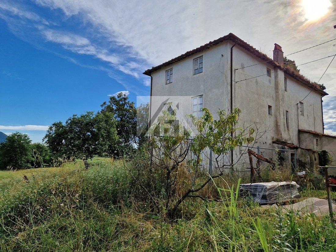 Country House in Area Monte San Quirico - Sant'Alessio, Lucca, Tuscany 2 - 14459271