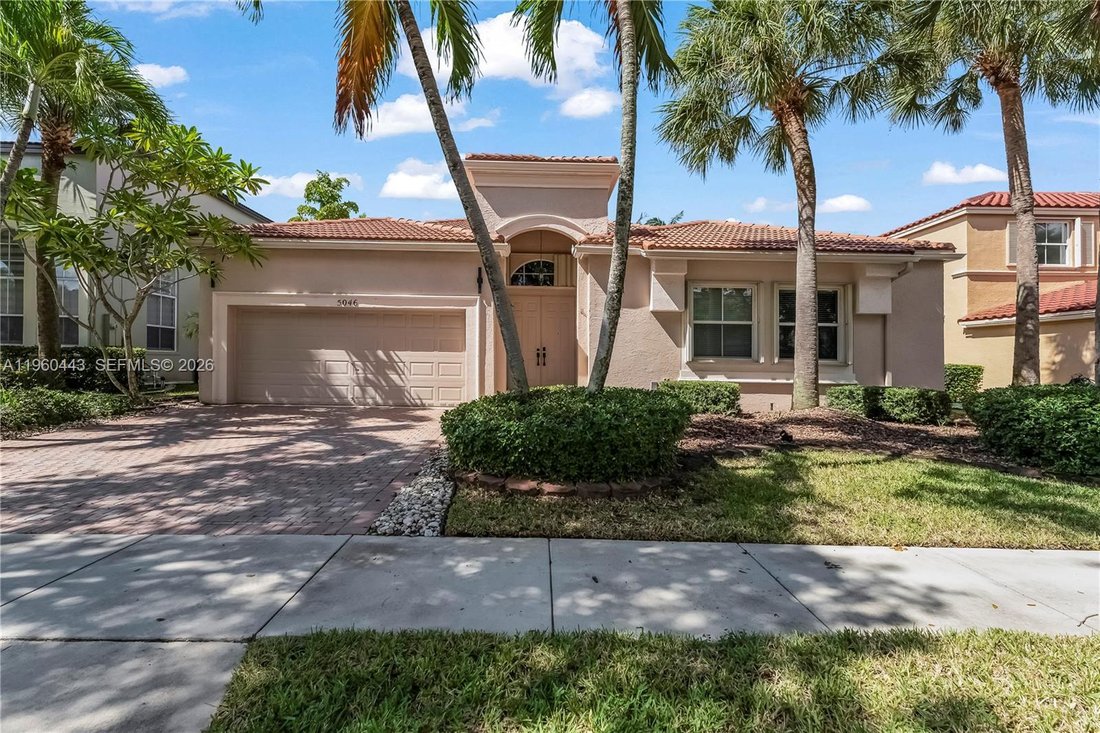 House in Miramar, Florida, United States 5 - 17131856