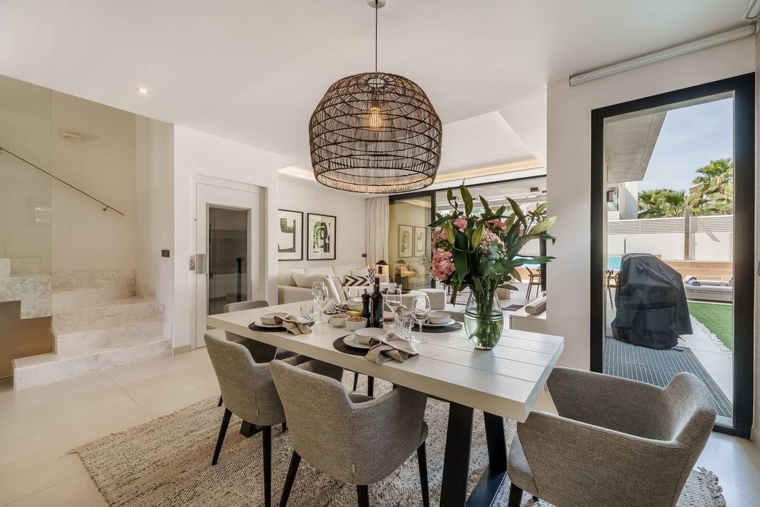 Villa en Playa Puerto Banús, Marbella, España 5 - 17122593