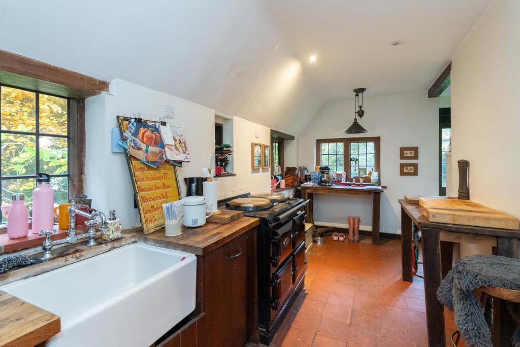 House in Dorking, England 3 - 16941631