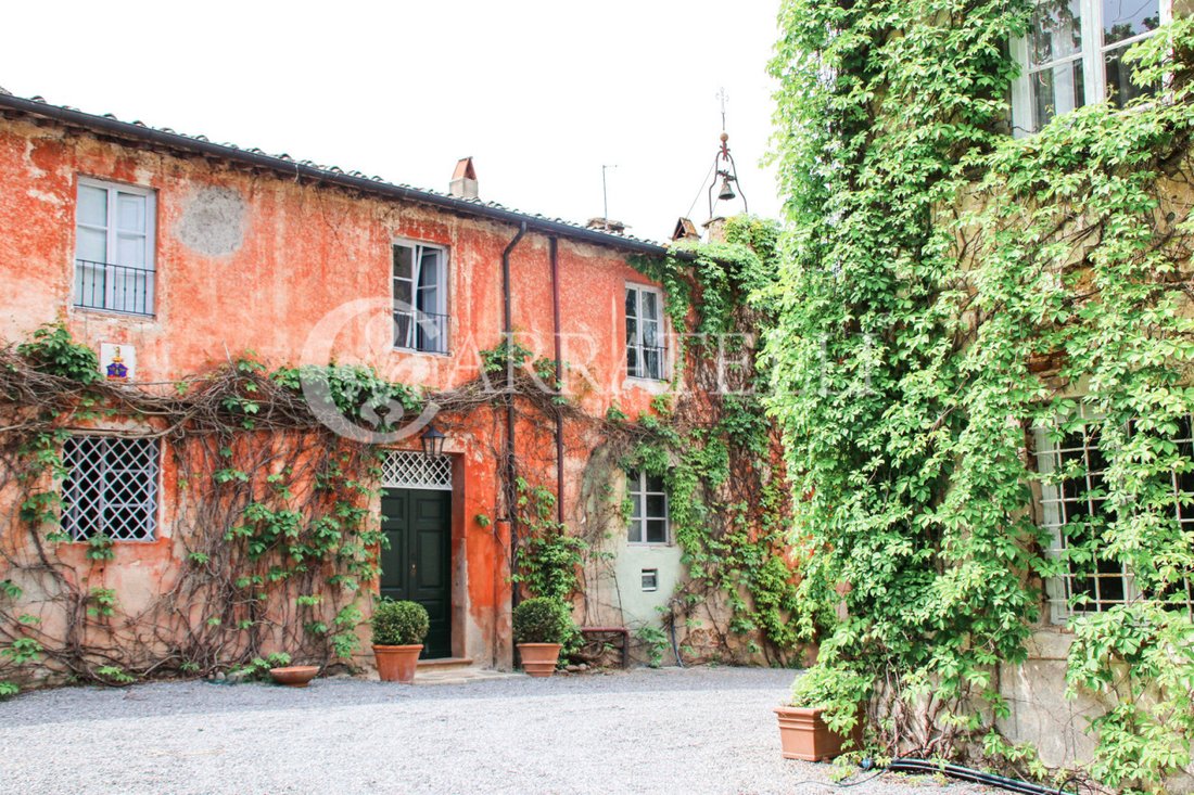 Villa in Compitese, Capannori, Tuscany 1 - 13559026