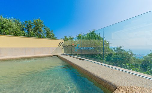 Villa in Diano Marina, Liguria, Italy 1