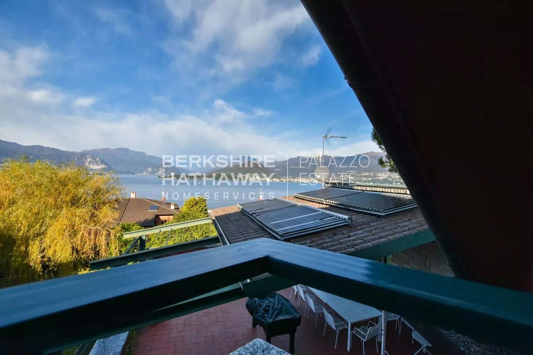 Villa in Laveno-Mombello, Lombardy, Italy 2 - 17104067