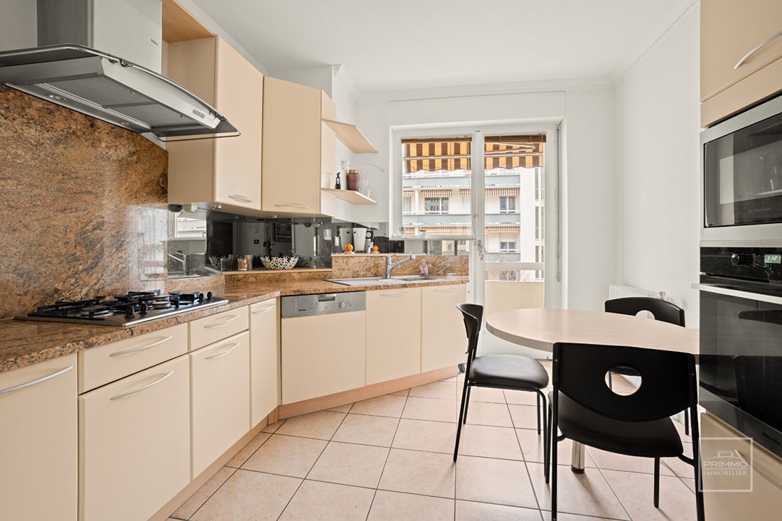 Apartment in Tête d'Or-Foch-Vitton, Lyon 6e Arrondissement, Lyon 2 - 17099648
